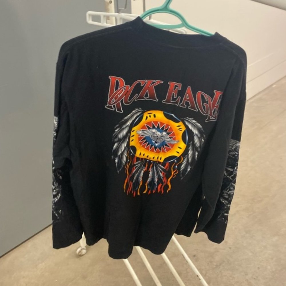 Rock eagle top